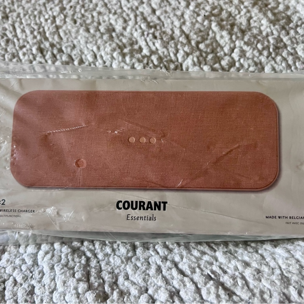 Courant Essentials Wireless Charger
